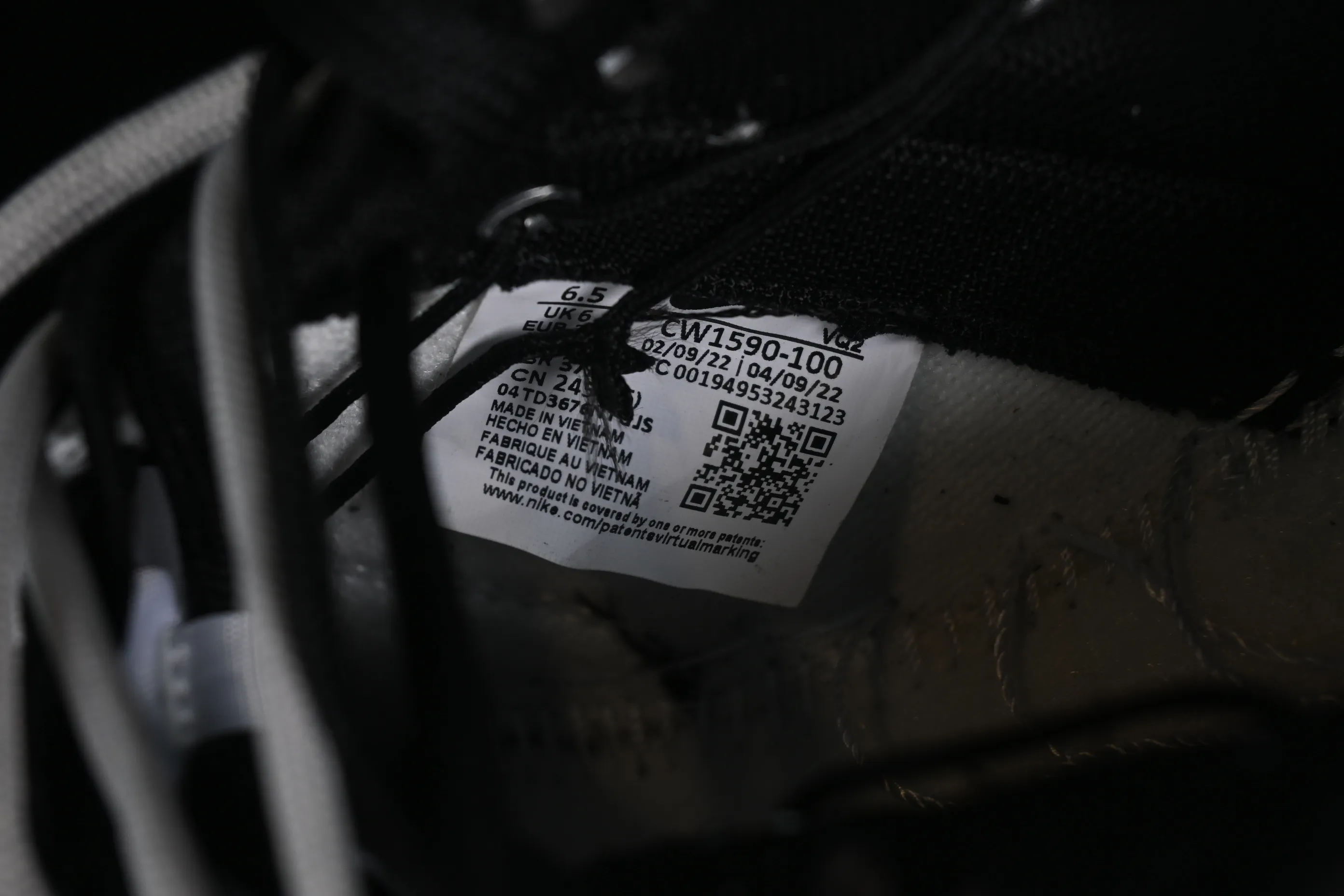 All categories Nk SB Dunk series Nk SB Dunk Low Low-top sneakers Nk Dunk Low Letter Panda Black and gray high street deconstruction SB strap low-top casual sneakers CW1590-100